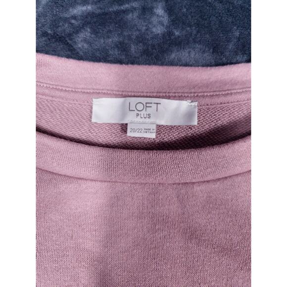 LOFT Plus 20/22 Sweatshirt Women's Pink Knot Embellishments - Picture 2 of 6